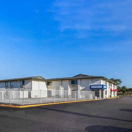 Americas Best Value Inn - Lincoln Airport Dış mekan fotoğraf