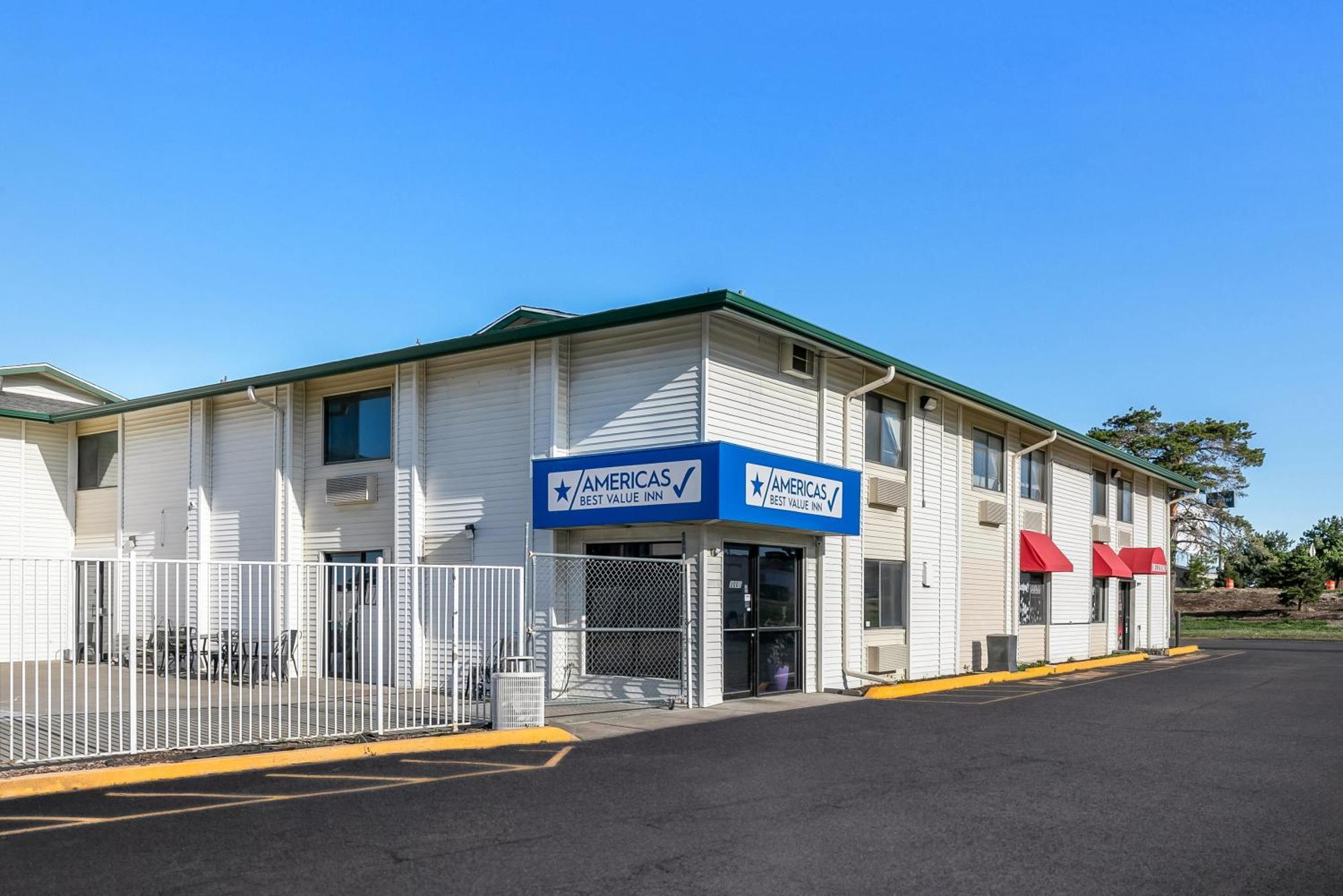 Americas Best Value Inn - Lincoln Airport Dış mekan fotoğraf